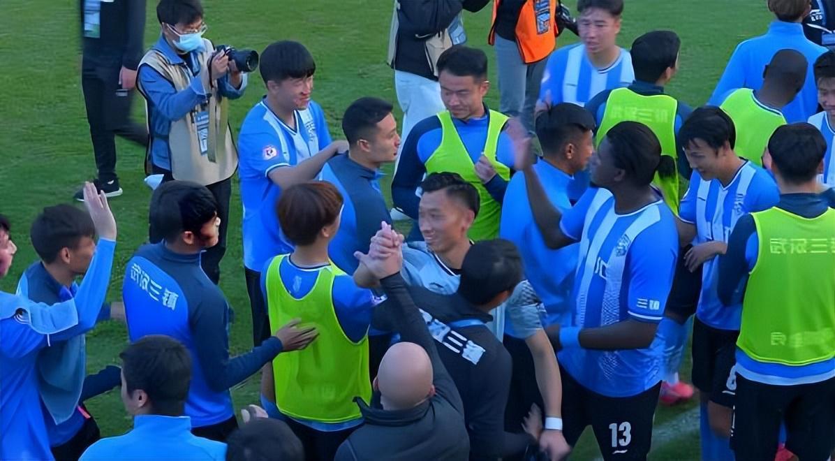 欧冠高清赛事平台-意外！邓卓翔本赛季还有可能出任武汉三镇救火主教练？引发热议