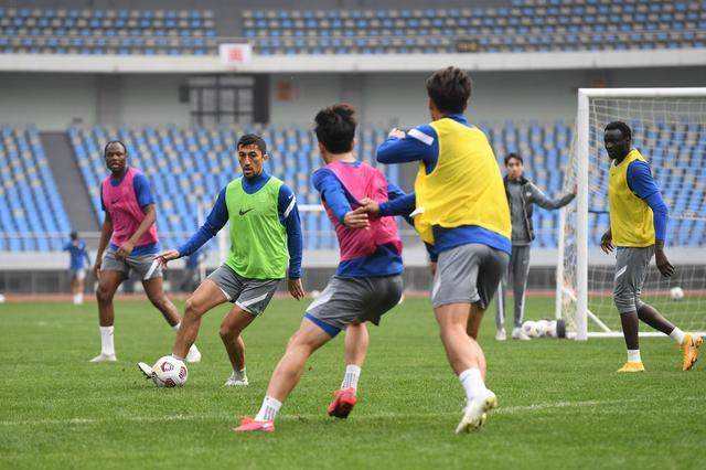 欧冠高清赛事平台-【2021中超巡礼】招兵买马大扩军 沧州雄狮要换活法